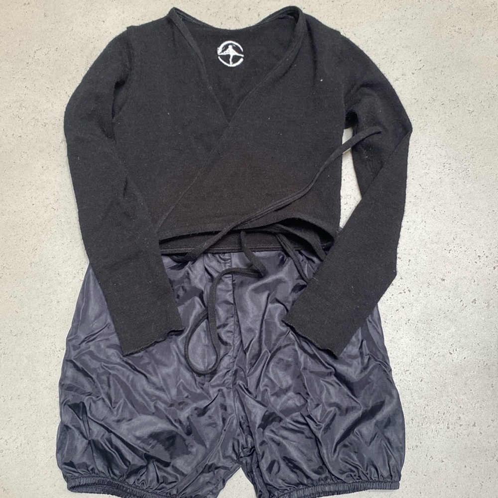 Wear Moi & Body wrappers warm ups